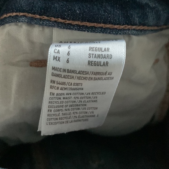 American Eagle High Rise Distressing Mom‎ Jeans Size 6 medium Wash Boho Ripped - Picture 4 of 12